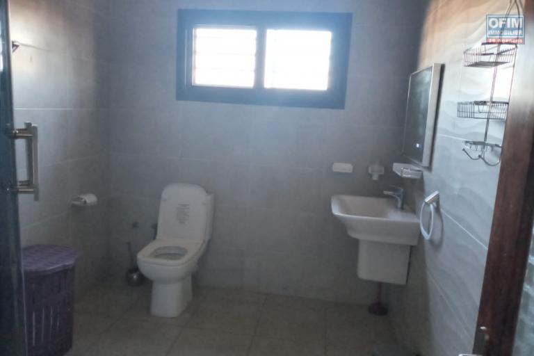 a louer une maison de type F4 situ&eacute;e &agrave; Imerimanjaka ambohijanaka, Francia