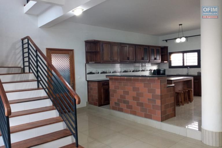 a louer une maison de type F4 situ&eacute;e &agrave; Imerimanjaka ambohijanaka, Francia