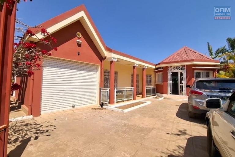 Une villa F4 &agrave; Ilaivola Ivato ( CONTACT LALAINA )