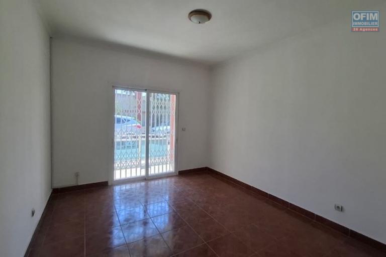 Une villa F4 &agrave; Ilaivola Ivato ( CONTACT LALAINA )