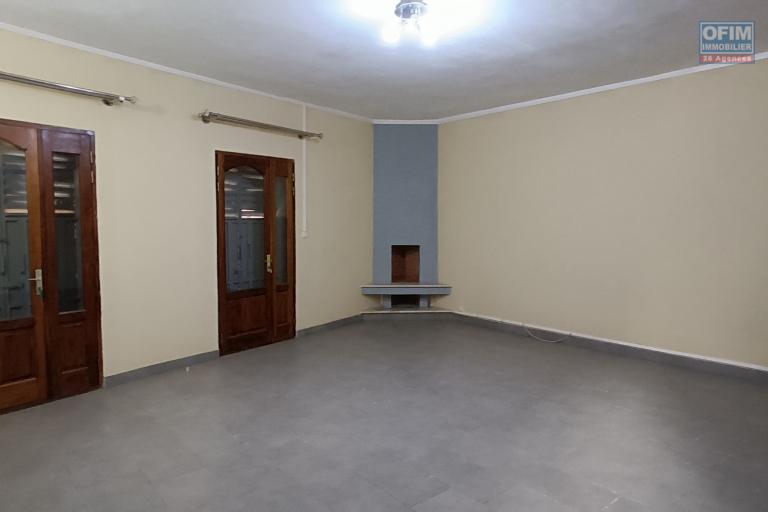 A LOUER Maison F4 a Anosy avaratra tel