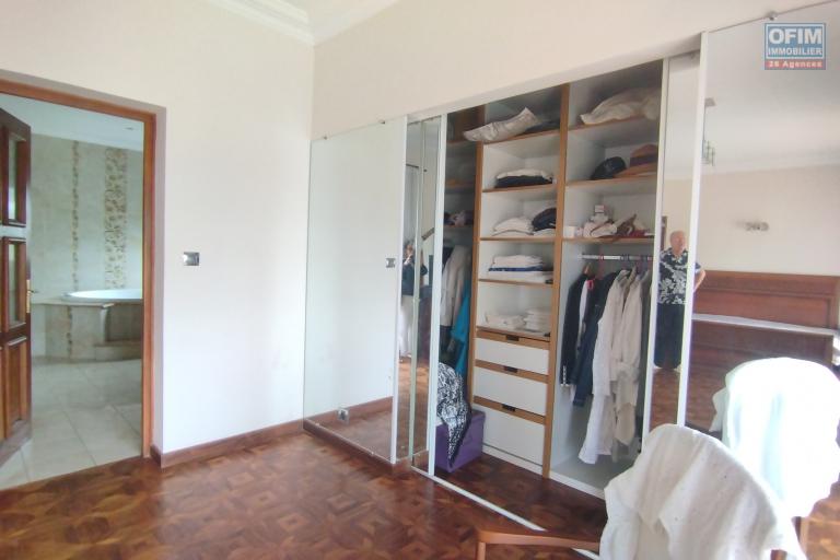 A vendre, une belle villa F6 dans un quartier r&eacute;sidentiel &agrave; Ambodiafontsy Ampitatafika- Antananarivo (contact 0341654755)