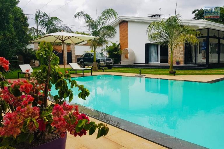 A louer, belle villa de haut standing meubl&eacute;e F5 , avec piscine &agrave; Andohanimandroseza- Antananarivo (contact Felana)