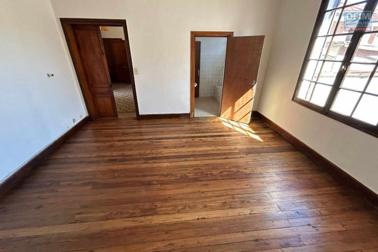 A LOUER, une villa F5 sise &agrave; Ambohidahy.