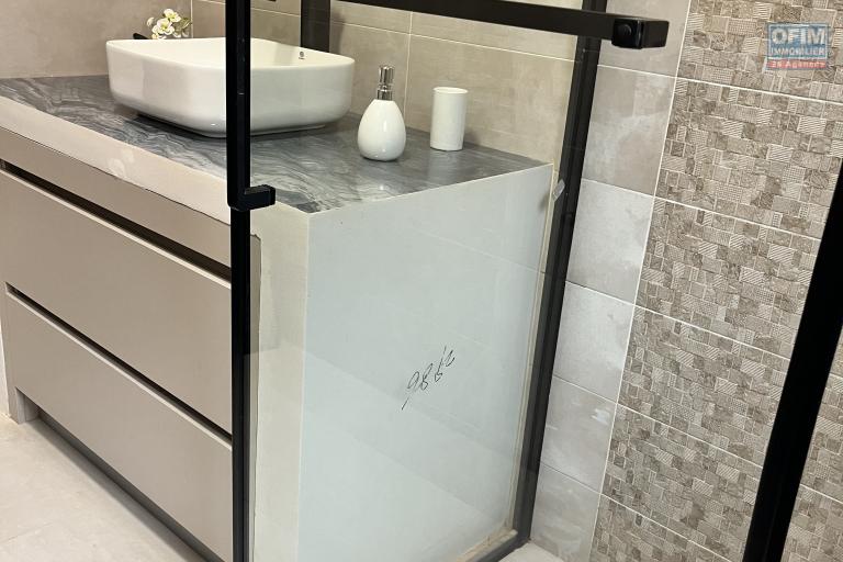 Une villa F5 sur 3 niveaux &agrave; Ambatolampy Timahafotsy ( CONTACT LALAINA )