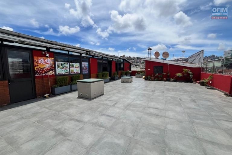 Un restaurant au roof top &agrave; Analakely ( CONTACT LALAINA 034 08 583 76 )