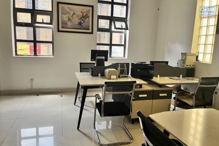Deux bureaux de 50m2 et 90m2 &agrave; Analakely ( CONTACT LALAINA )