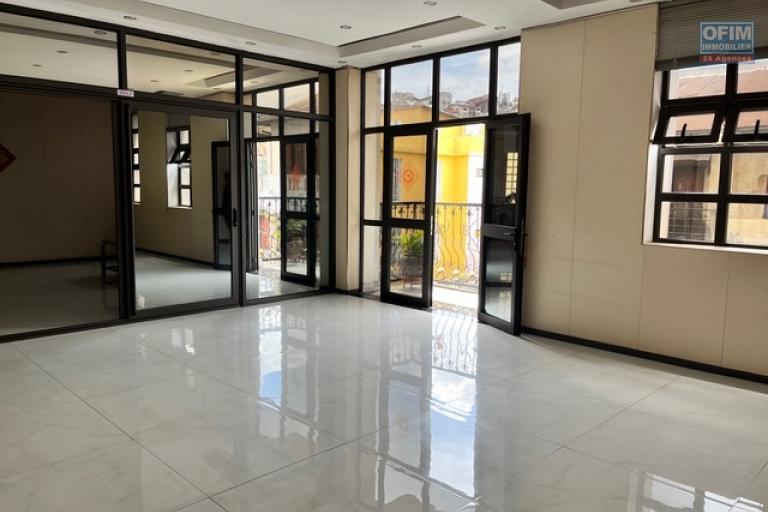 Deux bureaux de 50m2 et 90m2 &agrave; Analakely ( CONTACT LALAINA )