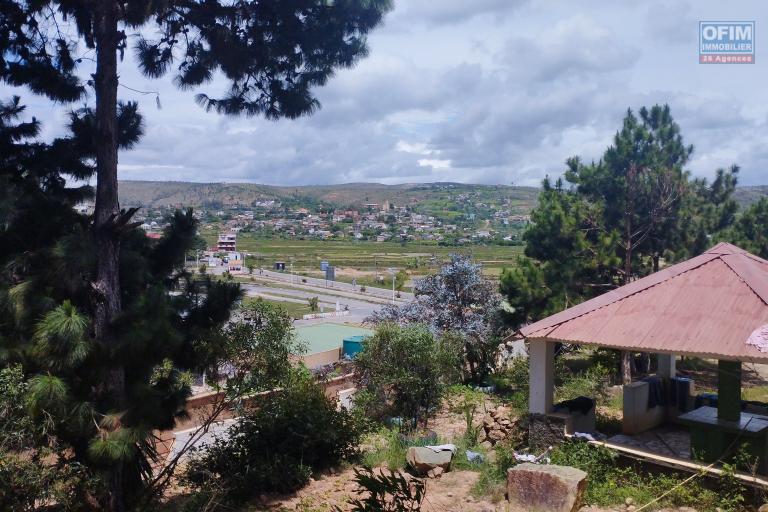A vendre, terrain de 3000 m2 &agrave; 50 m de la RN2 sis &agrave; Abohimalaza- Antananarivo