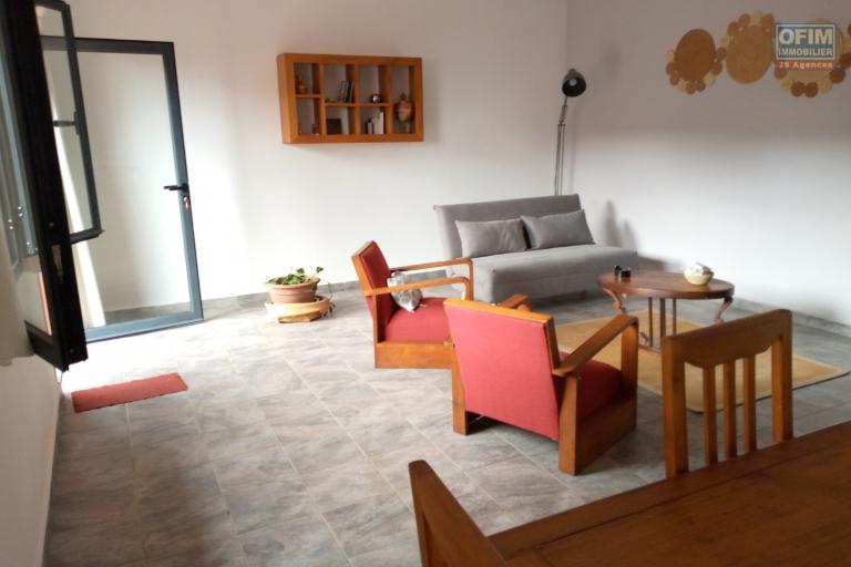 Un appartement T2 meubl&eacute; &agrave; Andohalo ( CONTACT LALAINA 034 08 583 76 )