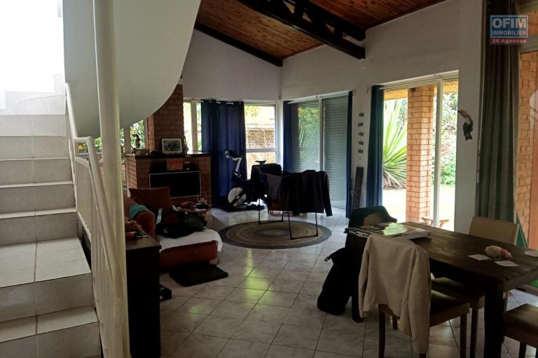 Une villa F5 dans la r&eacute;sidence bonnet &agrave; Ivandry ( CONTACT LALAINA )