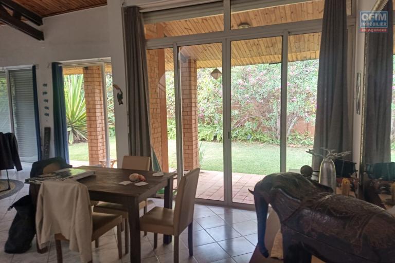 Une villa F5 dans la r&eacute;sidence bonnet &agrave; Ivandry ( CONTACT LALAINA 034 08 583 76 )