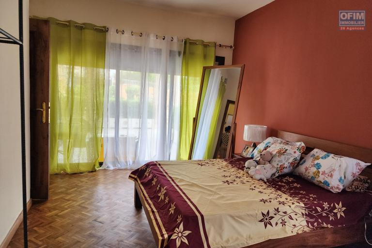 A LOUER - Jolie villa basse meubl&eacute;e de type F5 situ&eacute;e &agrave; Ivato. Contact rapide Mr Jacky + 261 34 02 443 04