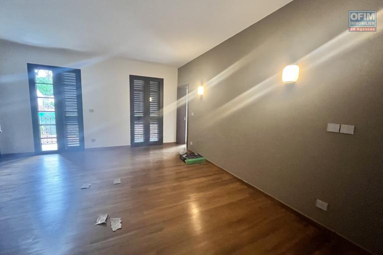 Une villa neuve de style architectural traditionnel F6 à Ankorondrano ( CONTACT LALAINA )