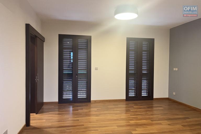 Une villa neuve de style architectural traditionnel F6 à Ankorondrano ( CONTACT LALAINA )