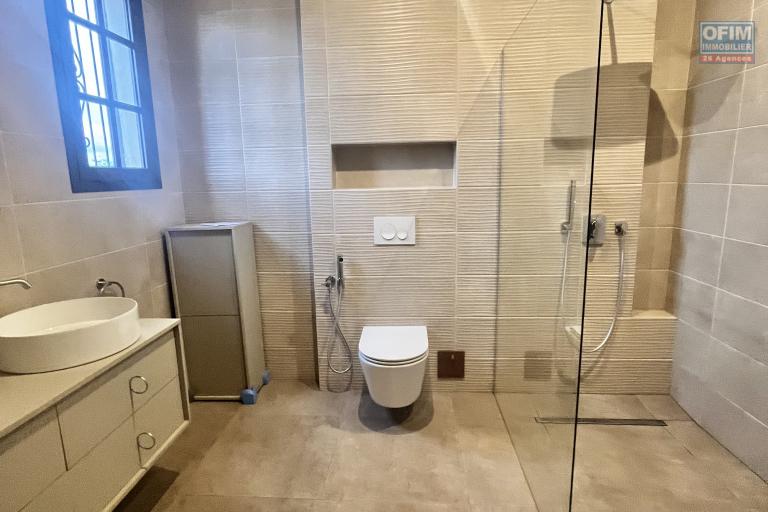 Une villa neuve de style architectural traditionnel F6 à Ankorondrano ( CONTACT LALAINA )