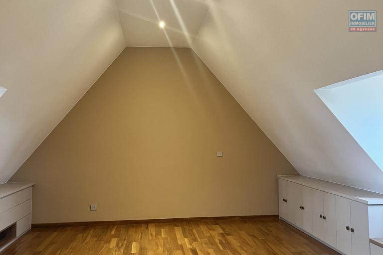 Une villa neuve de style architectural  traditionnel F6 &agrave; Ankorondrano ( CONTACT LALAINA 034 08 583 76 )