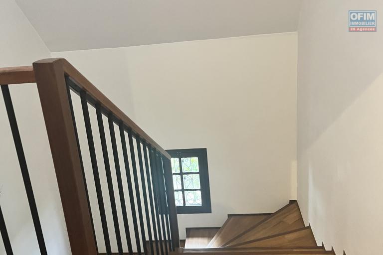 Une villa neuve de style architectural  traditionnel F6 &agrave; Ankorondrano ( CONTACT LALAINA 034 08 583 76 )