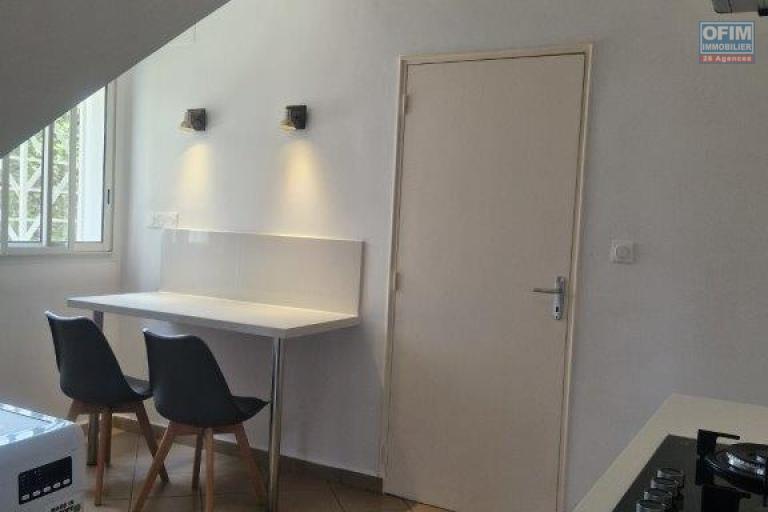 Un appartement T4 meubl&eacute; au RDC &agrave; Ambatobe ( CONTACT LALAINA )