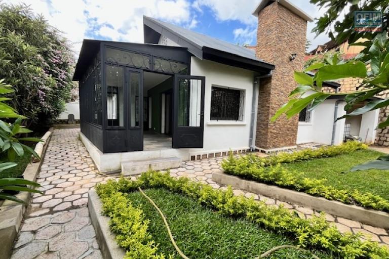 Une villa plain-pied &agrave; Ambatobe ( CONTACT LALAINA 034 08 583 76 )