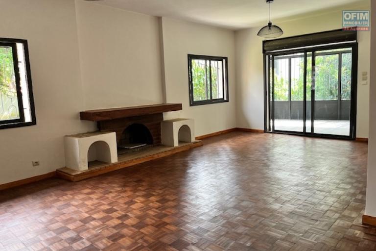 Une villa plain-pied &agrave; Ambatobe ( CONTACT LALAINA 034 08 583 76 )