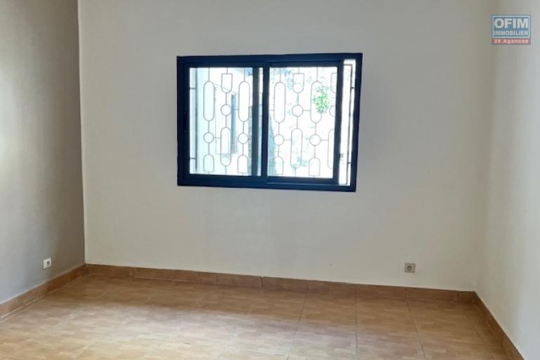 Une villa plain-pied &agrave; Ambatobe ( CONTACT LALAINA 034 08 583 76 )
