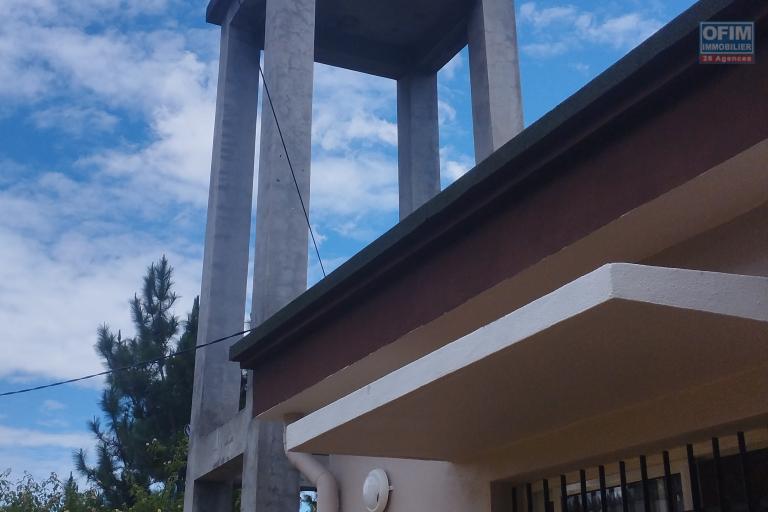 A vendre, villa F4 sur 600 m2 de terrain à Faravohitra Avaratra