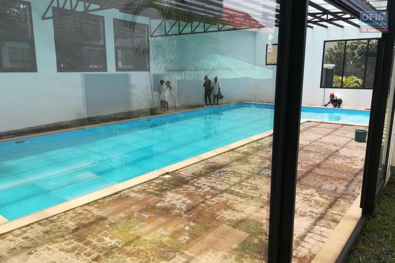 UN appartement T4 s&eacute;curis&eacute; &agrave; Ivandry ( CONTACT LALAINA)