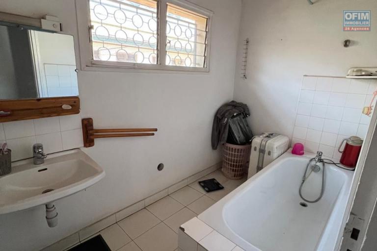 A VENDRE une villa de type F4 dans une résidence proche de toute les commodités à Tanjombato