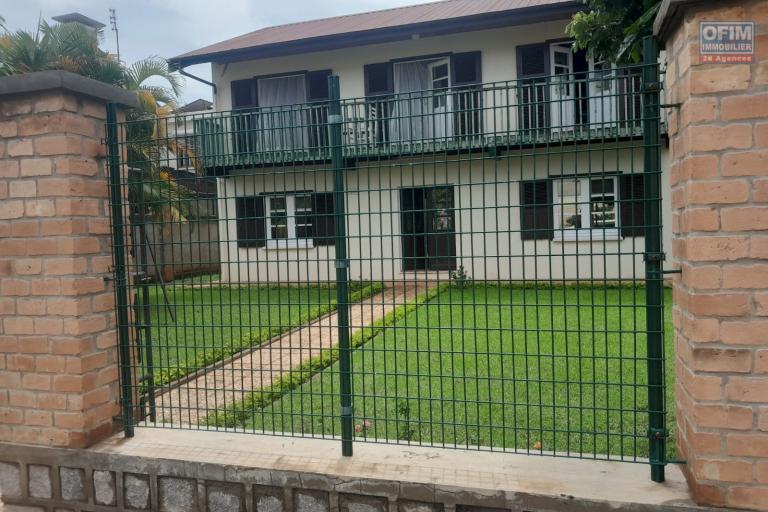 A VENDRE une villa de type F4 dans une résidence proche de toute les commodités à Tanjombato