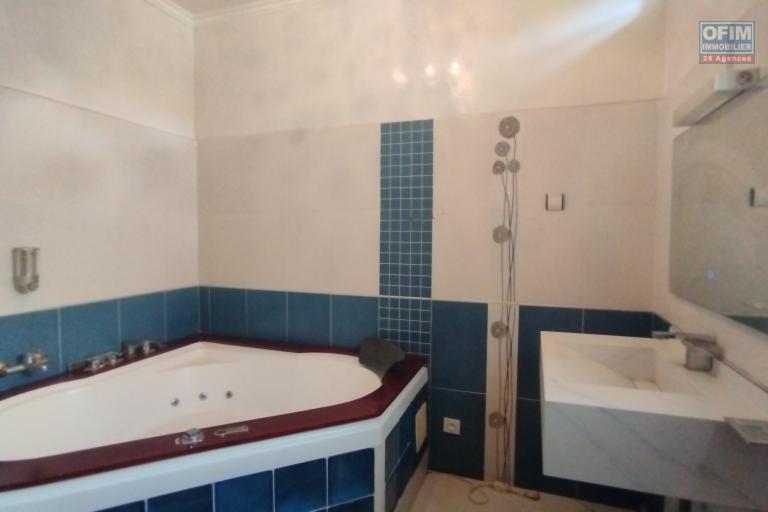 A VENDRE, villa F7 dans une résidence à Tanjombato -Antananarivo