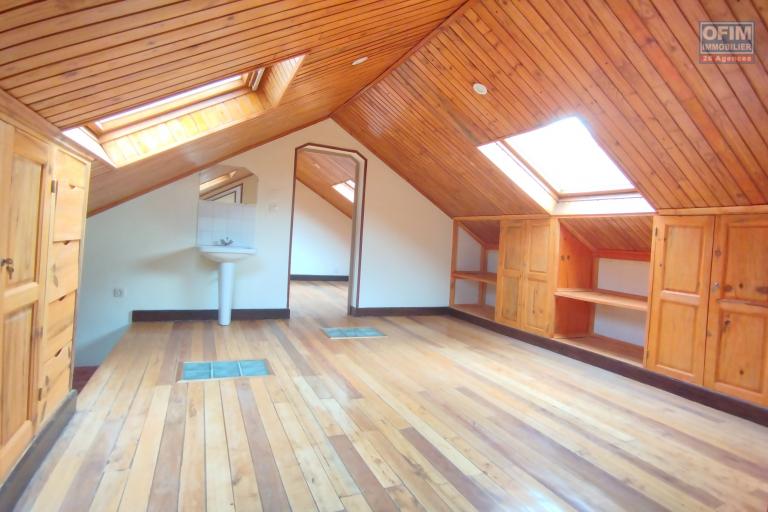 A VENDRE, villa F7 dans une résidence à Tanjombato -Antananarivo