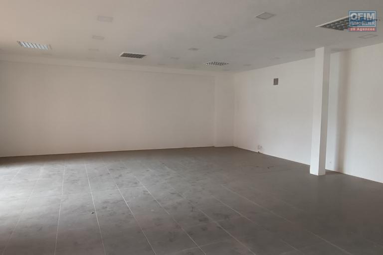 des locaux commerciaux disponibles à 5 mn d' Ankorondrano