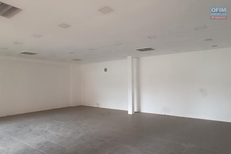 des locaux commerciaux disponibles à 5 mn d' Ankorondrano