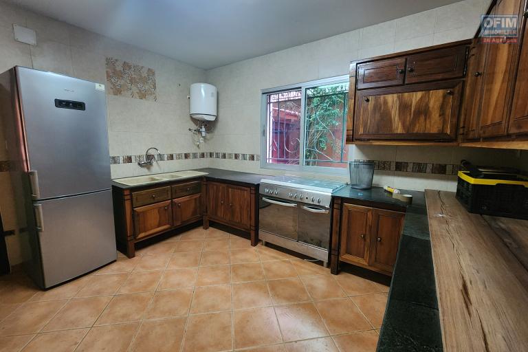 A LOUER - Appartement meubl&eacute; T4 haut standing sise &agrave; Ankadindravola Ivato