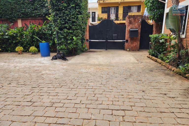 A LOUER - Appartement meubl&eacute; T4 haut standing sise &agrave; Ankadindravola Ivato