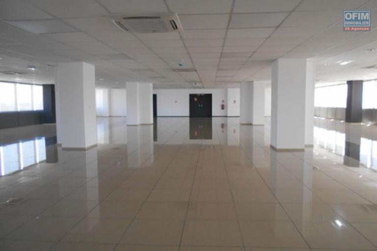 Des locaux de 300m2 et 600m2 à Ankorondrano ( CONTACT LALAINA )