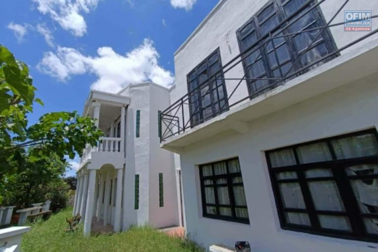 A vendre grande maison F8 sur Ambohimanarina Ambatolampy Tsimahafotsy - Antananarivo