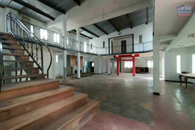 A vendre grande maison F8 sur Ambohimanarina Ambatolampy Tsimahafotsy - Antananarivo