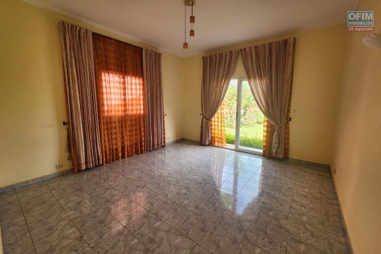 VILLA BASSE F5 DE STANDING &Agrave; LOUER - AMBOHIBAO.