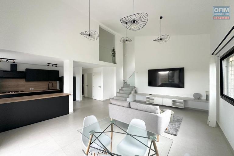 Une villa moderne F5 dans une r&eacute;sidence s&eacute;curis&eacute;e &agrave; Ambatobe