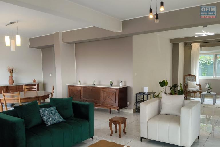 Un appartement T3 meubl&eacute; &agrave; Soavimbahoaka