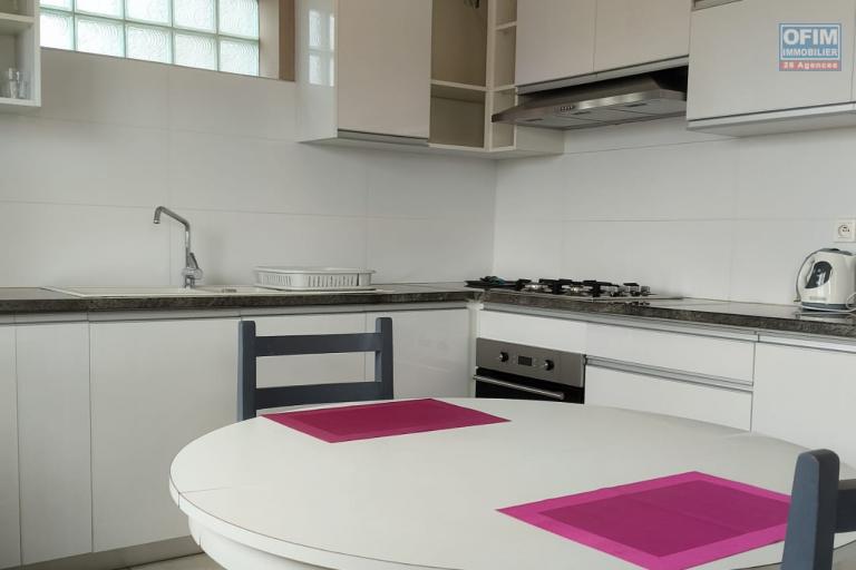 Un appartement T3 meubl&eacute; &agrave; Soavimbahoaka