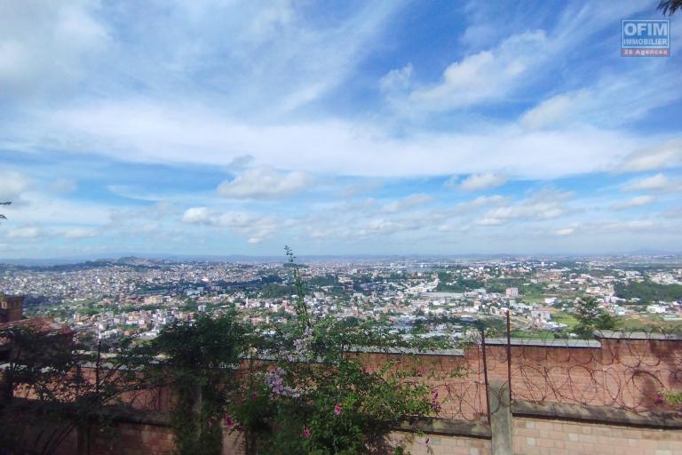 A louer villa F4 meubl&eacute;e &eacute;quip&eacute;e dans la r&eacute;sidence Panoramique Ambatobe-Antananarivo - vue