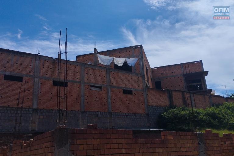 A vendre, maison &agrave; &eacute;tage en cours de finition  &agrave; Ambohimanambola- Antananarivo