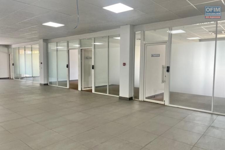 Un local professionnel de 900m2 à Alarobia