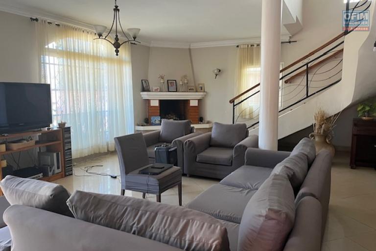 Vente d'un maison F6 &agrave; Ambohibao Antehiroka