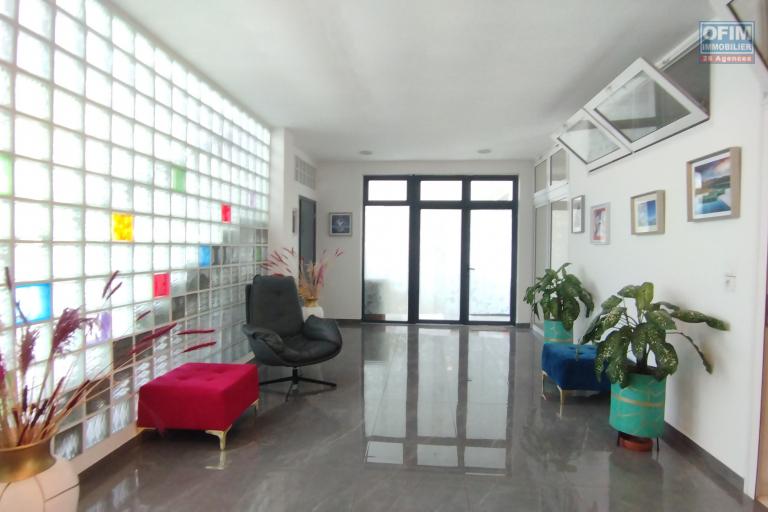 A r&eacute;server d&egrave;s maintenant, local 100 m2 modulable sur Tsimbazaza