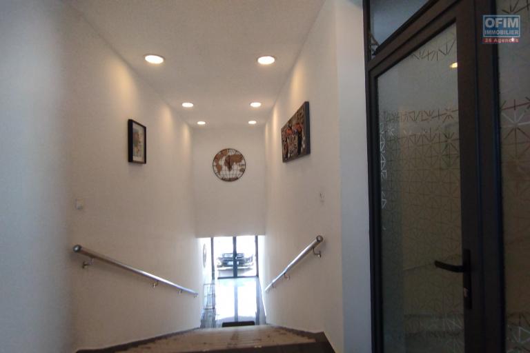 A r&eacute;server d&egrave;s maintenant, local 100 m2 modulable sur Tsimbazaza