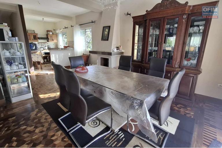 A vendre. Bâtiment en R+3 sur 870 m2 de terrain à Anosy Avaratra - Antananarivo